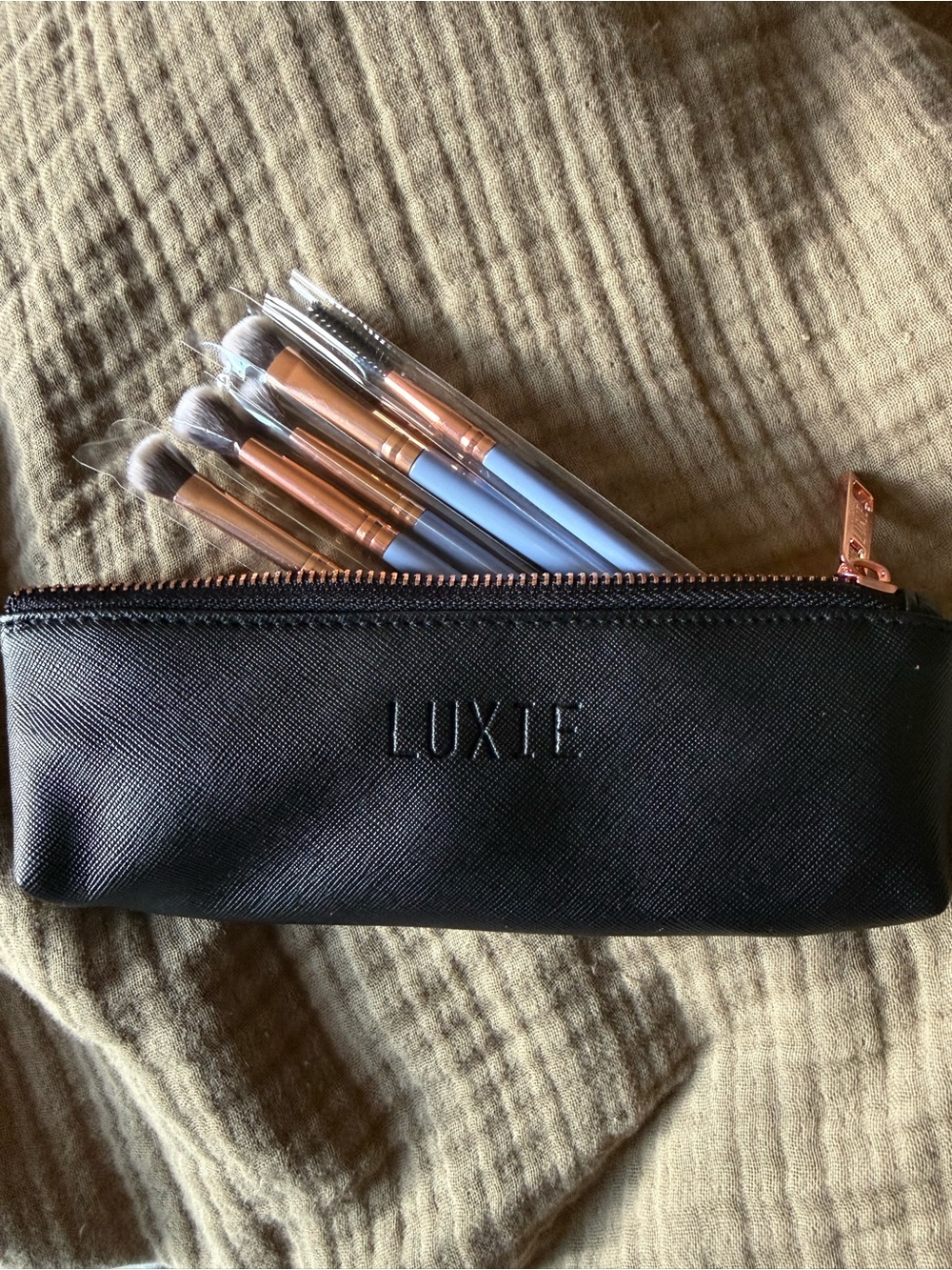 LUXIE Black Zip Brush Pouch with Rose Gold Zipper